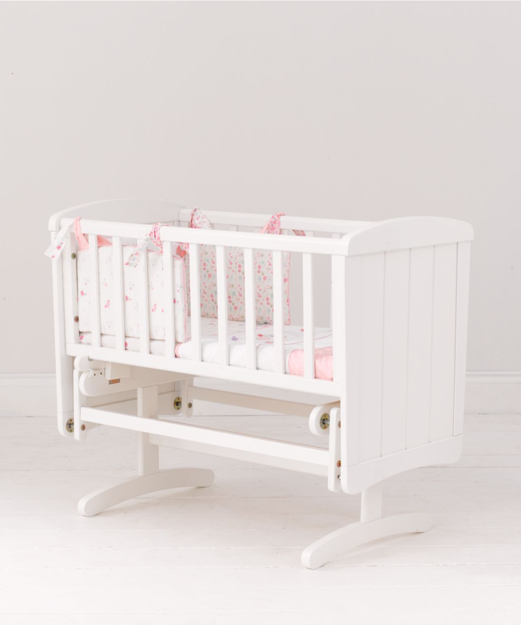 Mothercare Deluxe Gliding Crib White