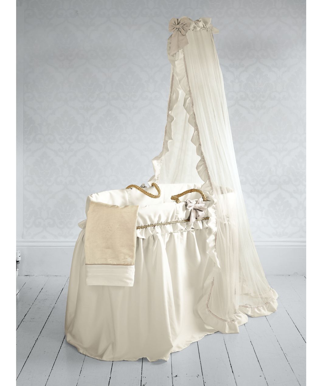 Mothercare Treasured Moses Basket With Drape And Drape Stand
